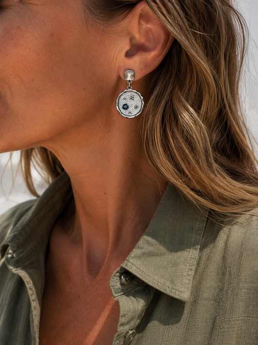 Pendientes Universo y cristal Swarovski® en color Azul